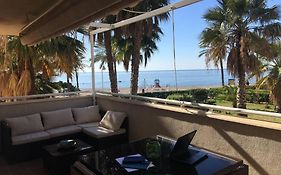 Frente Al Mar